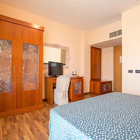 L'aragosta Hotel 3*