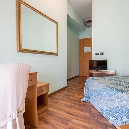 Hotel L'aragosta 3*
