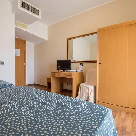 L'aragosta Hotel 3*